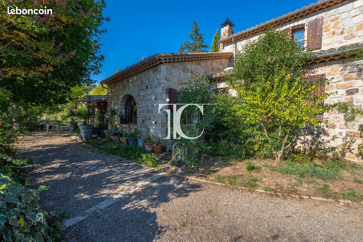 Maison 3 pièces 145 m² · à Les Vans · 145 m² · 425 000 €