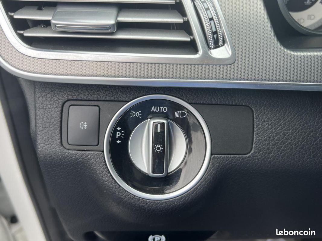 MERCEDES-BENZ CLASSE E 220 BlueTEC Executive A (image 26)