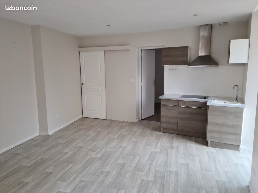 Immeuble 7 pièces 136 m² · à Laval · 136 m² · 280 000 €