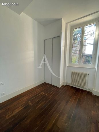 https://img.leboncoin.fr/api/v1/lbcpb1/images/ac/e4/f9/ace4f915744fa75e81460b291670376a4b9d566c.jpg?rule=ad-image