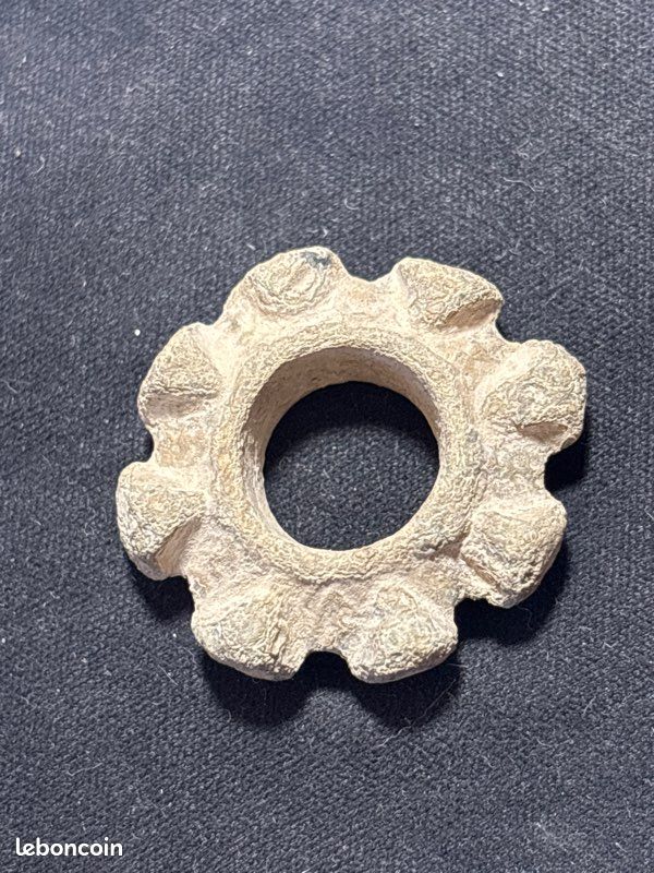 Rouelles en bronze et monnaies gauloises découvertes