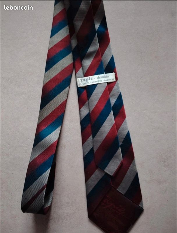 Très belle et très chic cravate en soie neuve de marque Tapie (image 4)