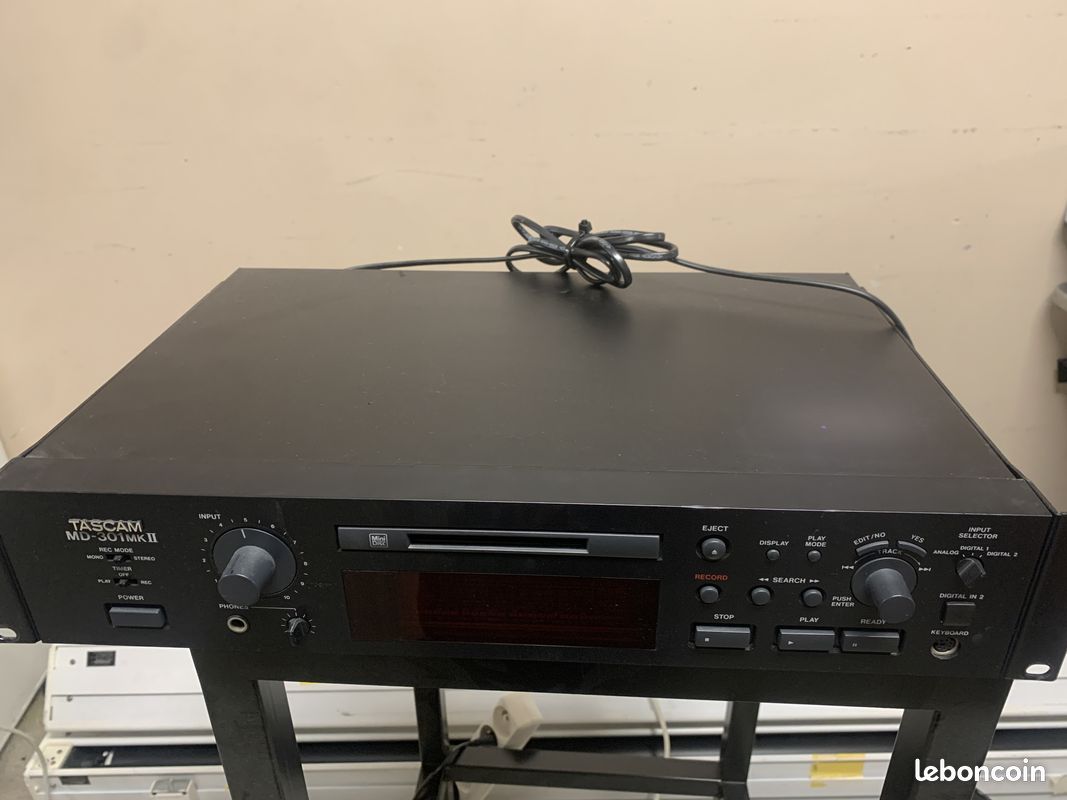Enregistreur MiniDisc TASCAM MD-301MKII (image 1)