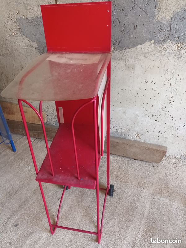 Distributeurs de revues (image 2)