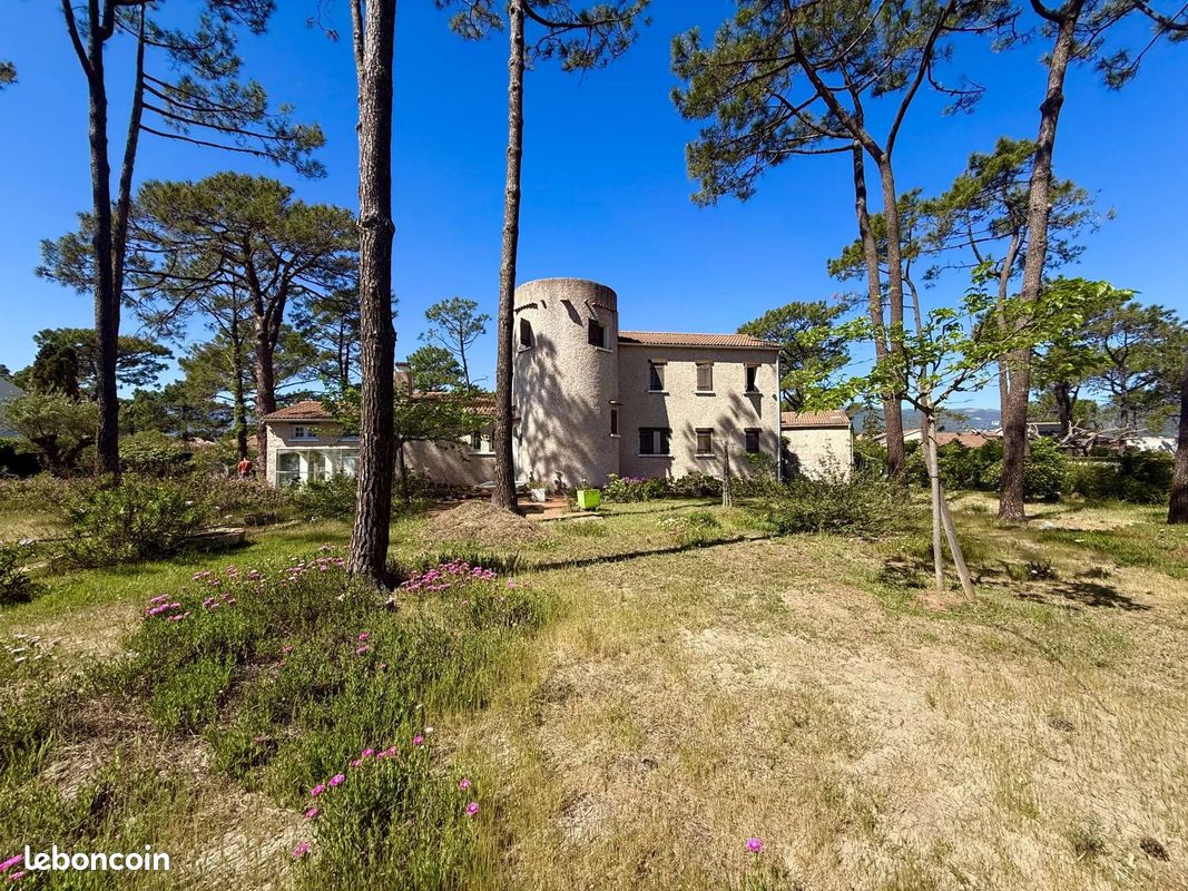Maison 7 pièces 204 m² · à Furiani · 204 m² · 884 000 €