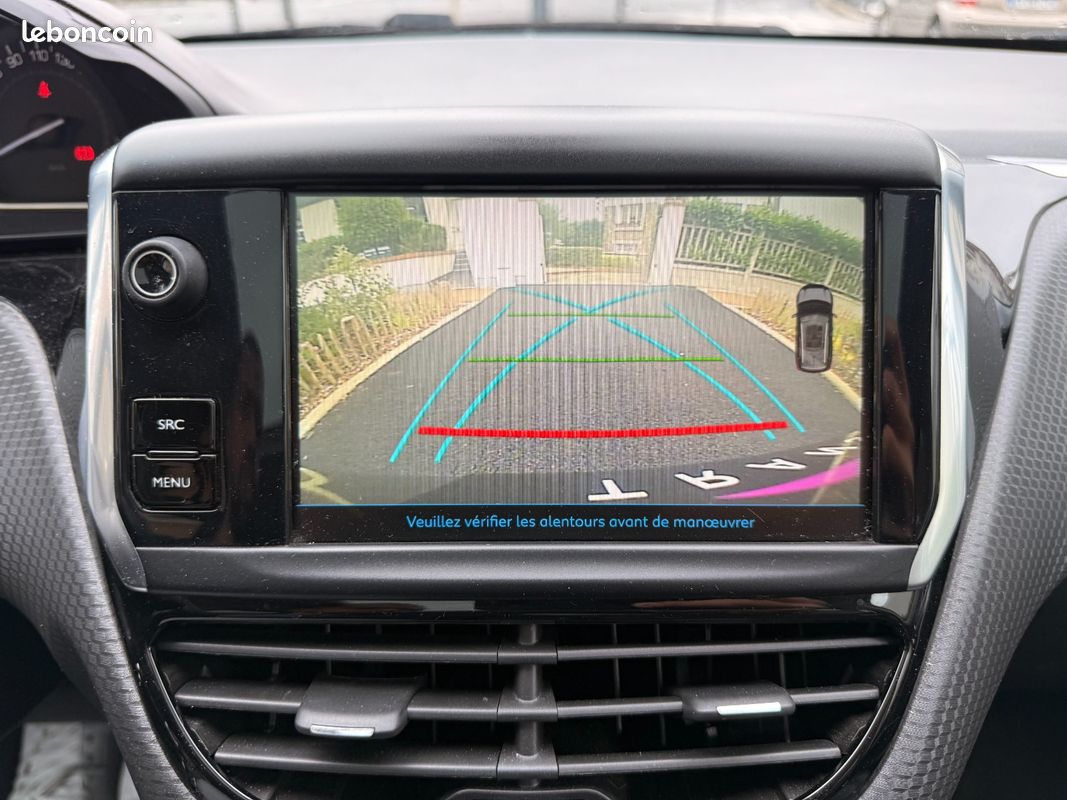 PEUGEOT 2008 130ch SS BVM6 Style (image 19)