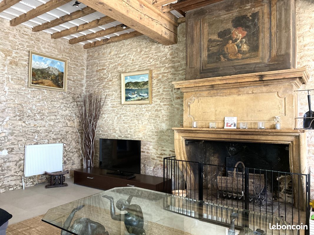 Maison 8 pièces 235 m² · à Pommiers · 235 m² · 549 000 €