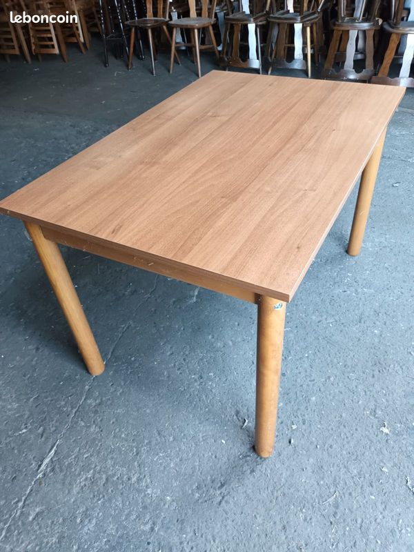 Tables bois / stratifié – lot possible (10 disponibles) (image 1)