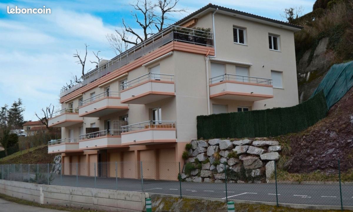 Appartement T2 avec balcon, garage et place de parking (image 1)