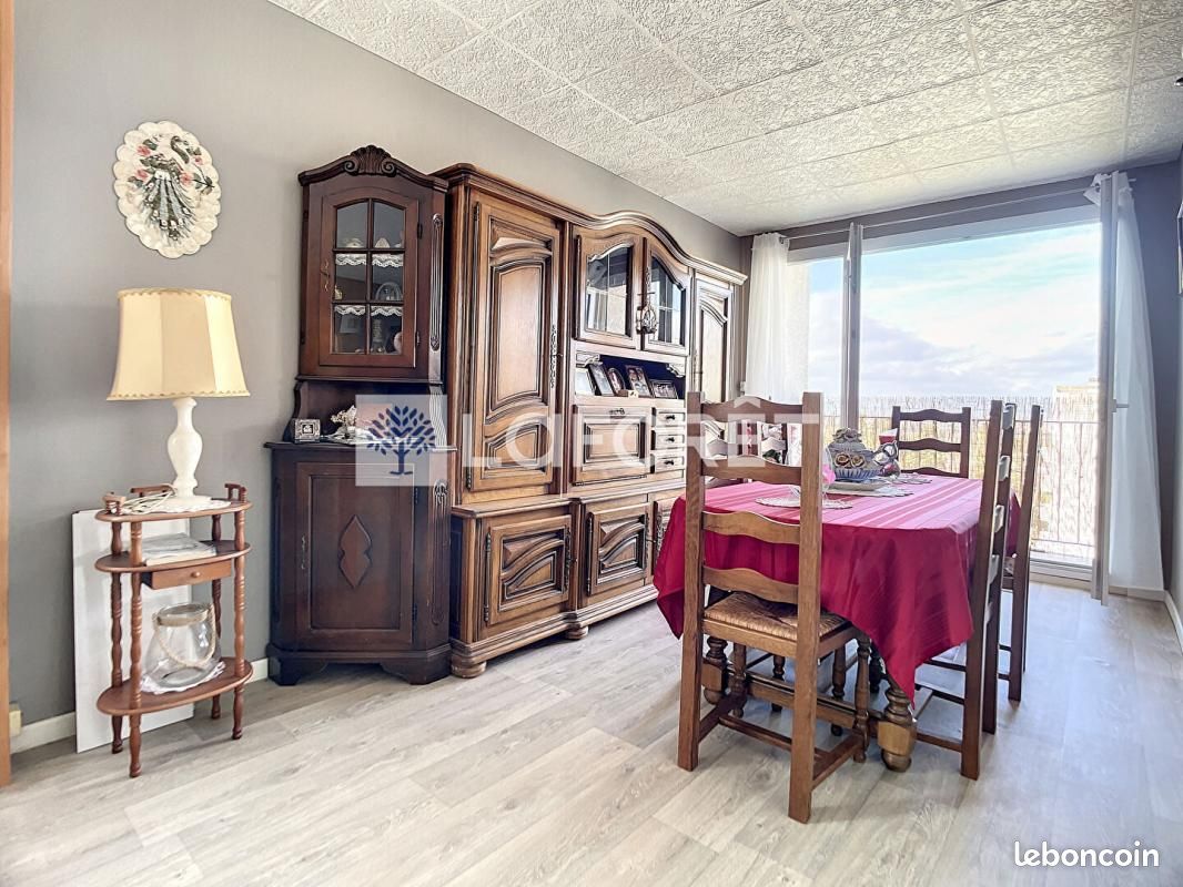 Appartement 3 pièces 77 m² - Parthenay 79200 (image principale 3)