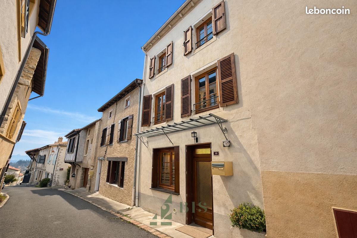 Maison 4 pièces 93 m² · à Saint-Haon-le-Châtel · 93 m² · 80 000 €