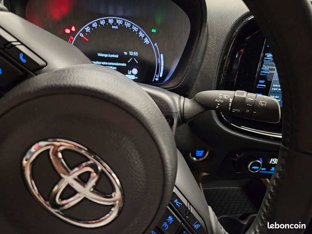 Toyota AYGO X Design 1.0 VVTi 12V 72 cv (image 23)