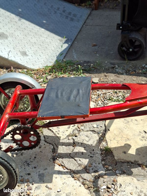Tricycle enfant vintage en métal – années 1960/70 (image 3)