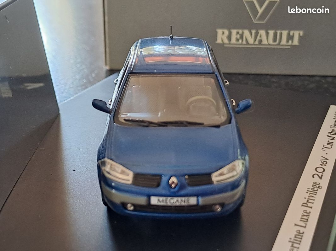 Renault Mégane Sedan 2.0 16V Tech Road prijs en specificaties