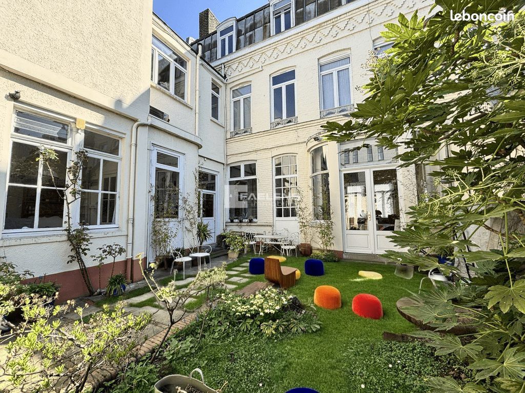 Maison 11 pièces 318 m² · à Lille · 318 m² · 797 000 €