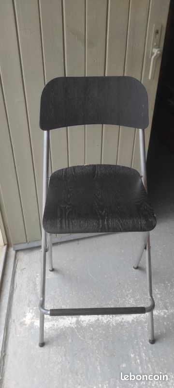 Chaise haute de bar . Ikea (image 1)