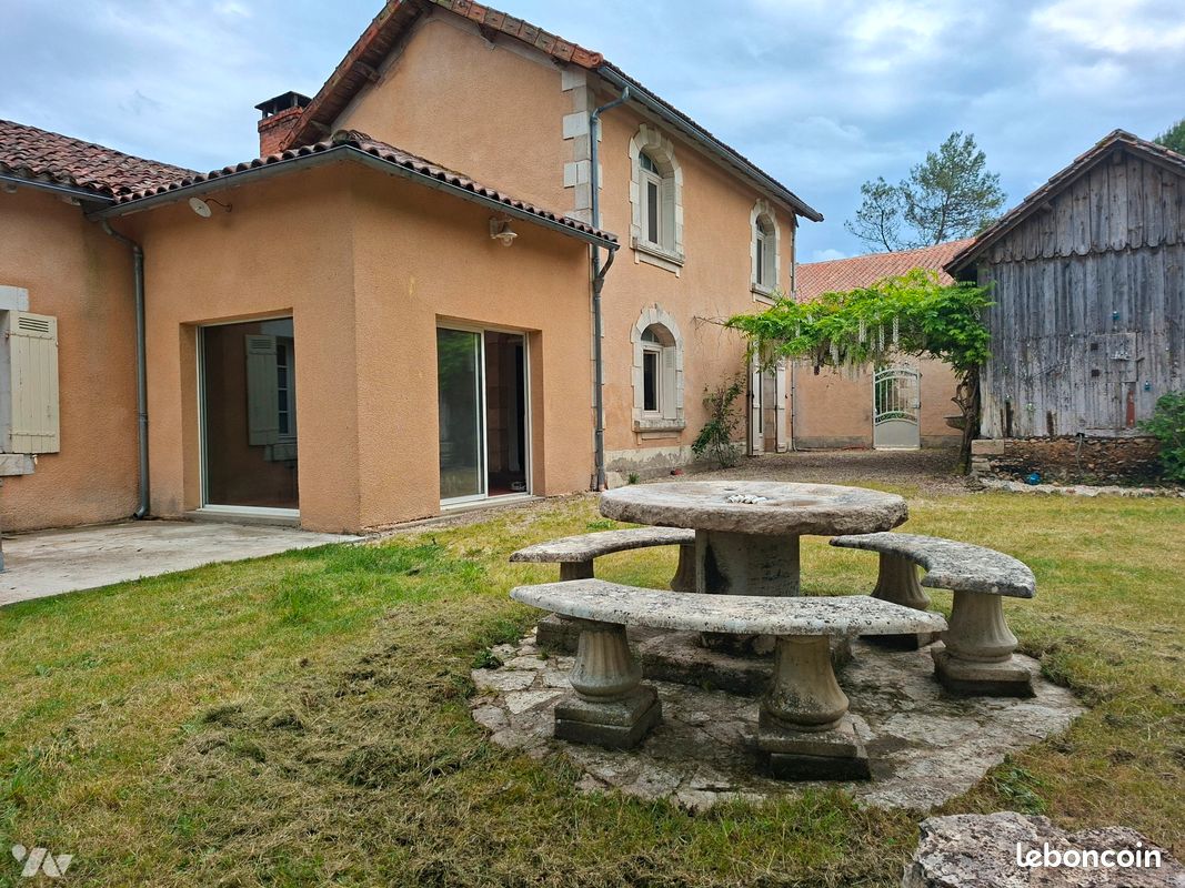 Maison 7 pièces 148 m² · à Manzac-sur-Vern · 148 m² · 329 000 €