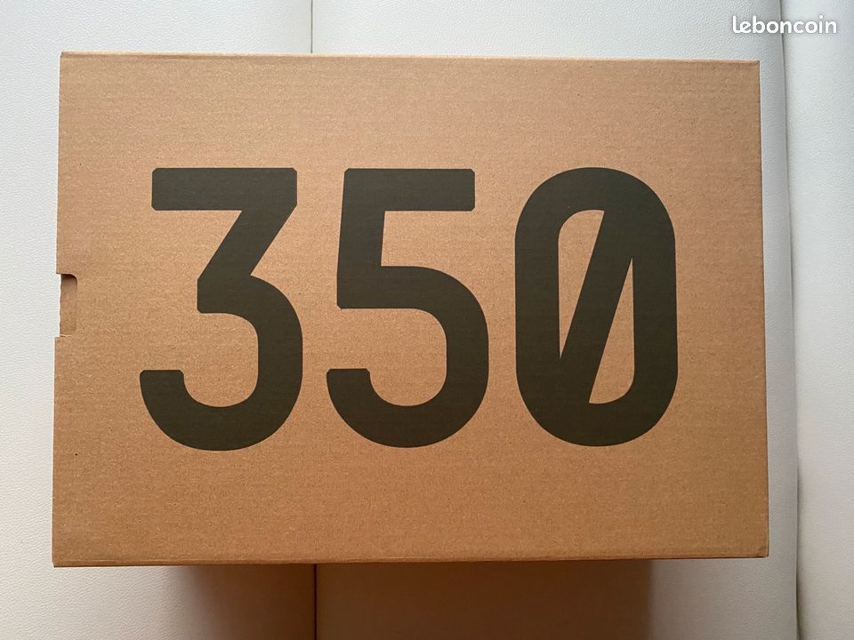 New - adidas yeezy boost 350 v2 onyx usa 10.5 uk 10 eu 44 2/3 (image 3)