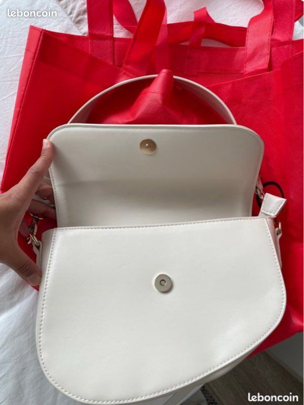 Sac à main Valentino– Crème nacré – neuf (image 3)