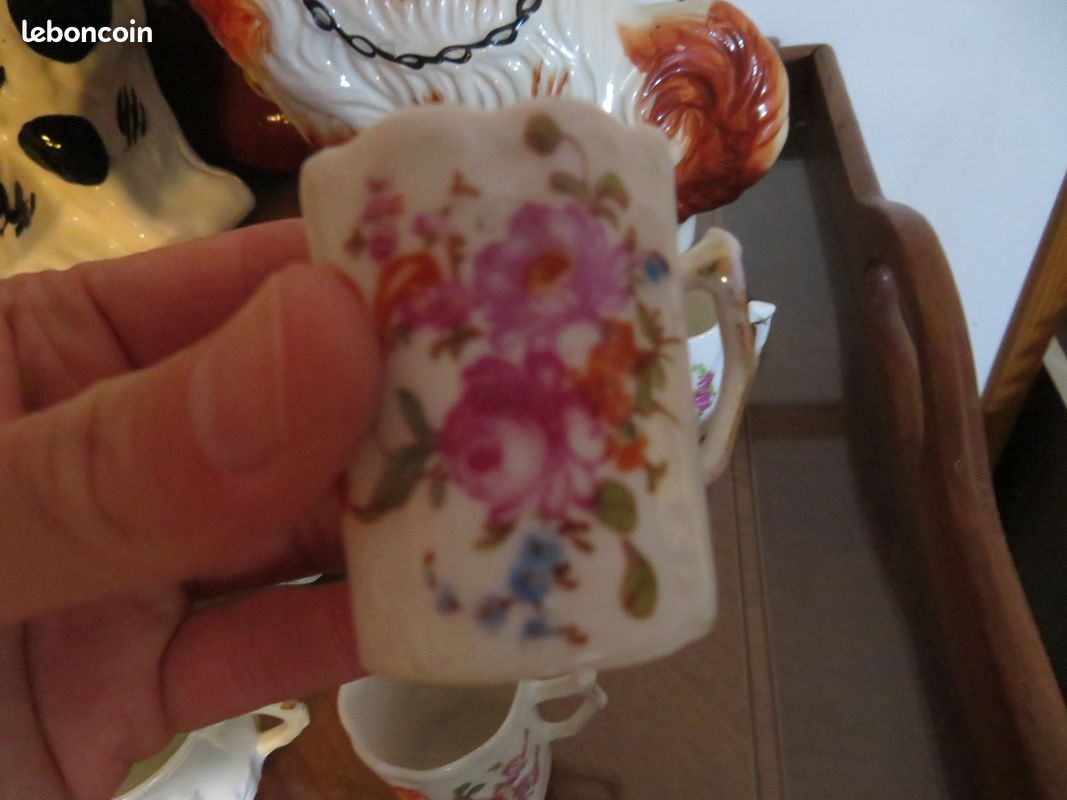 VINTAGE - Série de 11 anciennes petites tasses en biscuit peintes à la main (Début 1900) (image 8)