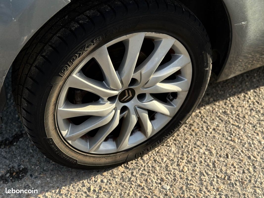 Citroën C4 Picasso 1.6 HDi 110ch Pack Dynamique - Clim - Régulateur - Révisée & Garantie 6 mois (image 9)