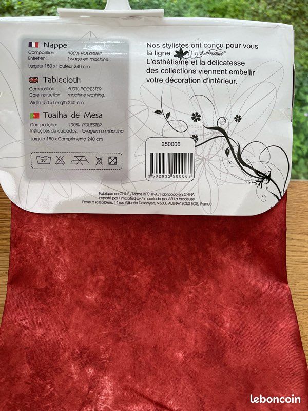 ✨ Nappe Rectangulaire Rouge Marbré 150x240 cm – 6/8 Personnes✨ (image 3)