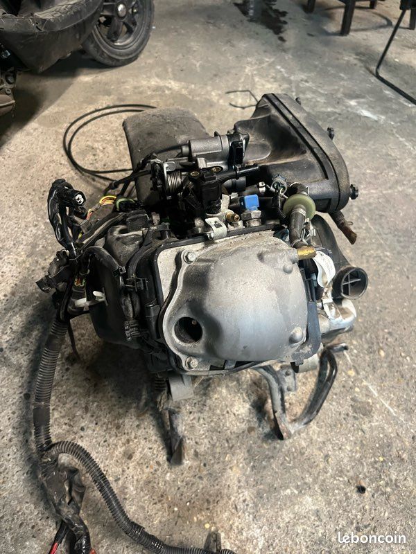 Moteur vespa primavera 50 4t (image 1)