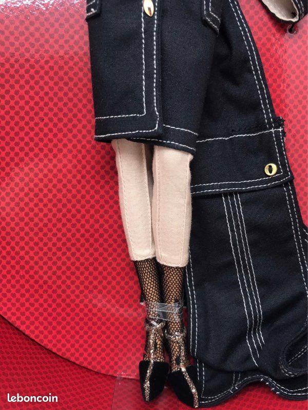 Chapeaux Collection Pepper Barbie Doll Done By Talented Designer Byron Lars Barbie Collector Doll (image 3)