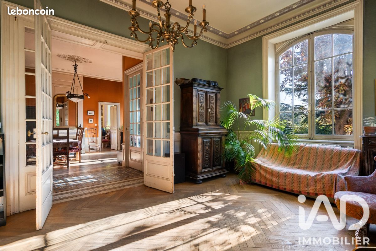 Maison 10 pièces 316 m² · à Écully · 316 m² · 1 350 000 €