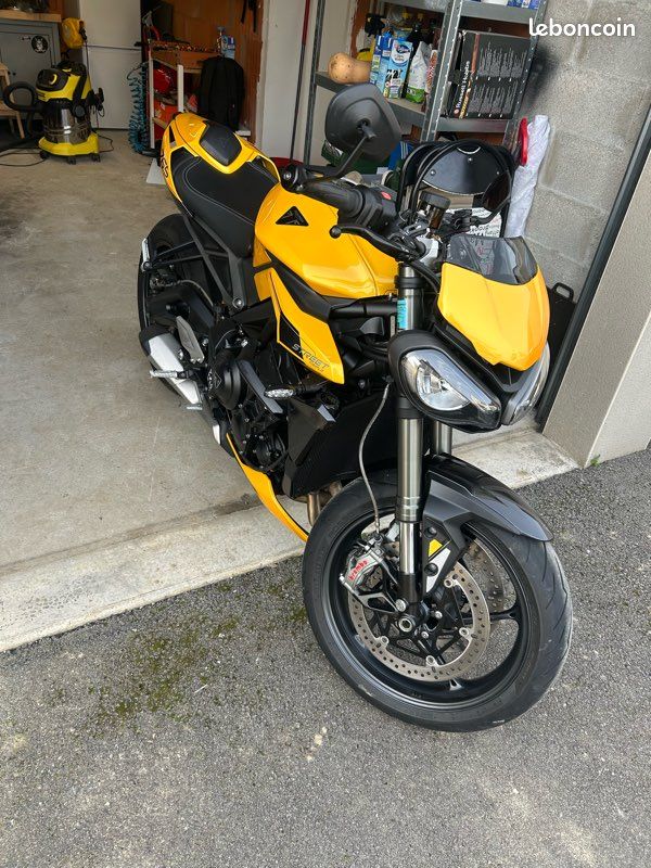 Triumph street triple rs (image 1)