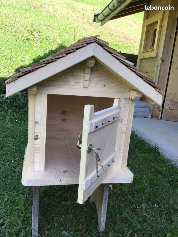 Boîte à lettres artisanale style chalet bois (image 2)