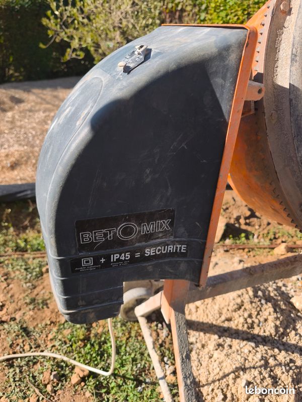 Bétonnière Altrad Betomix 134L - Moteur OK / Prb pignon-Couronne- Roulement (image 2)