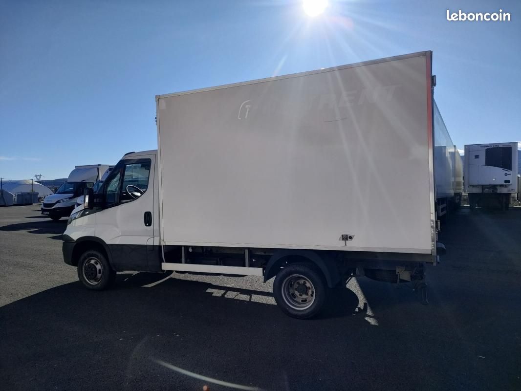 Iveco Daily CHASSIS CABINE FRIGO OPTION HAYON - 12M3 140 CV RJ CAISSE CAZAUX GROUPE CARRIER XARIO... (image 4)