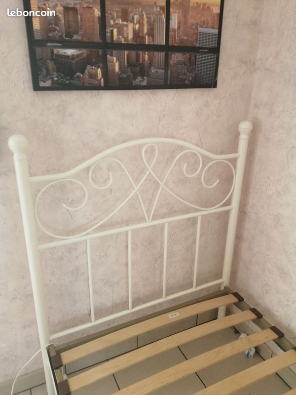 Cadre de lit + sommier (image 3)