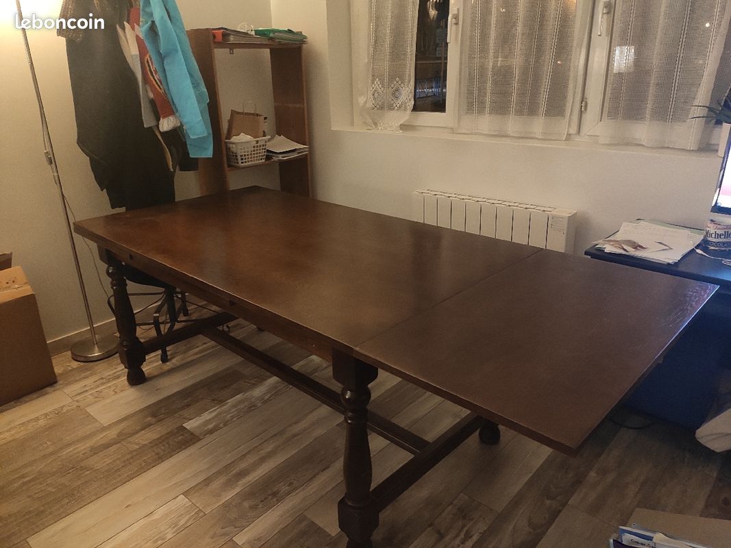Table (image 3)