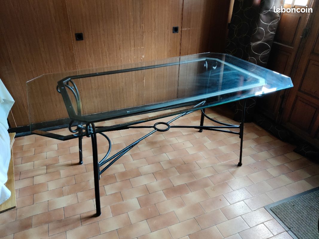Table (image 1)