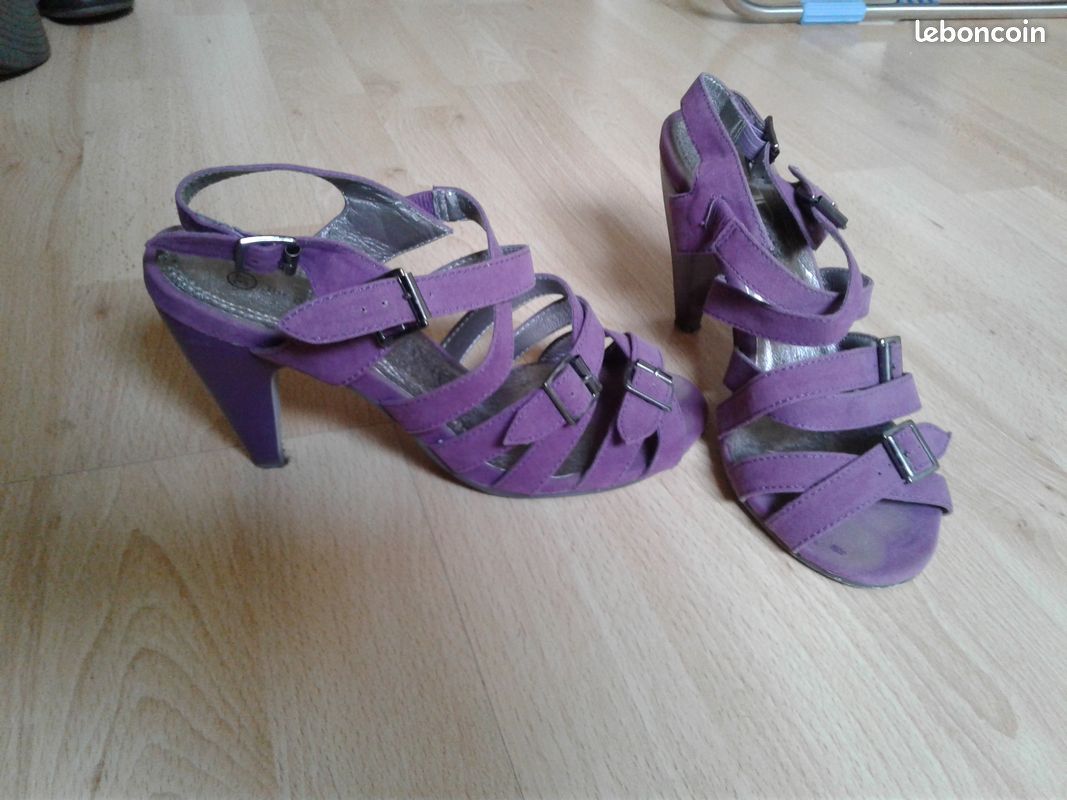 Plusieurs paires de chaussures femmes (image 1)