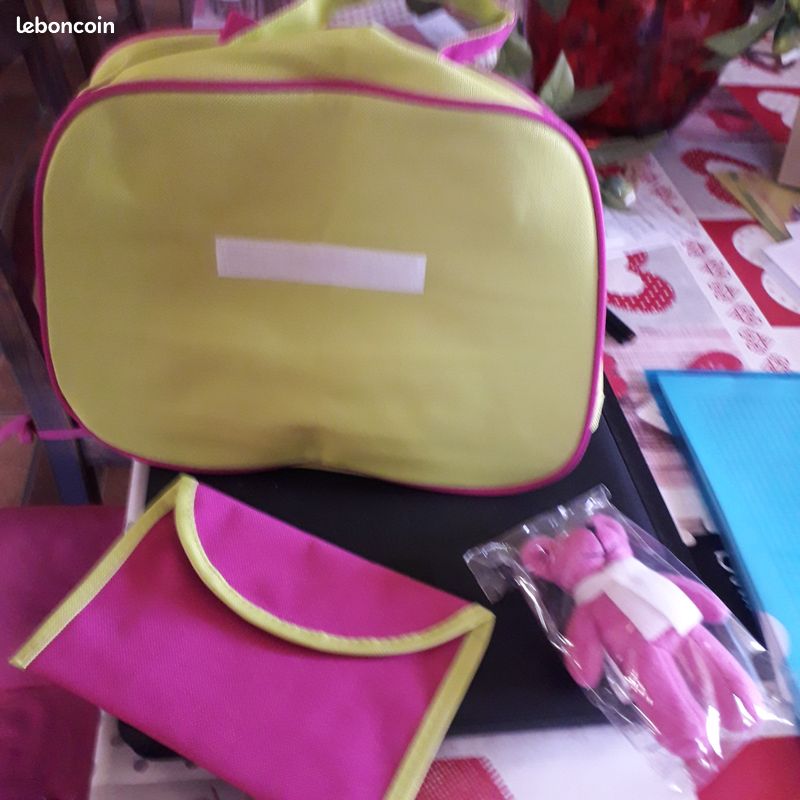 Petit sac pochette et porte-clé ourson (image 1)