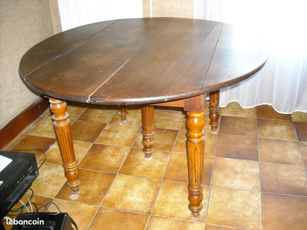 Table ovale châtaignier (image 2)