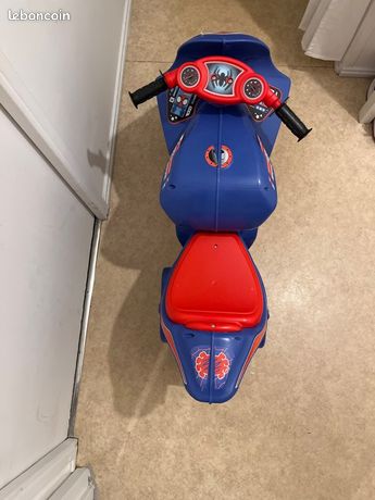 INJUSA - Moto Porteur Winner Spidey XL, Enfants 3-6 Ans, Larges Roues en Plastique, Poignée de Transport, Licence de Marque Oficielle, Couleur Bleue INJUSA - Moto Porteur Winner Spidey XL, Enfants 3-6 Ans, Larges Roues en Plastique, Poignée de Transport, Licence de Marque Oficielle, Couleur Bleue