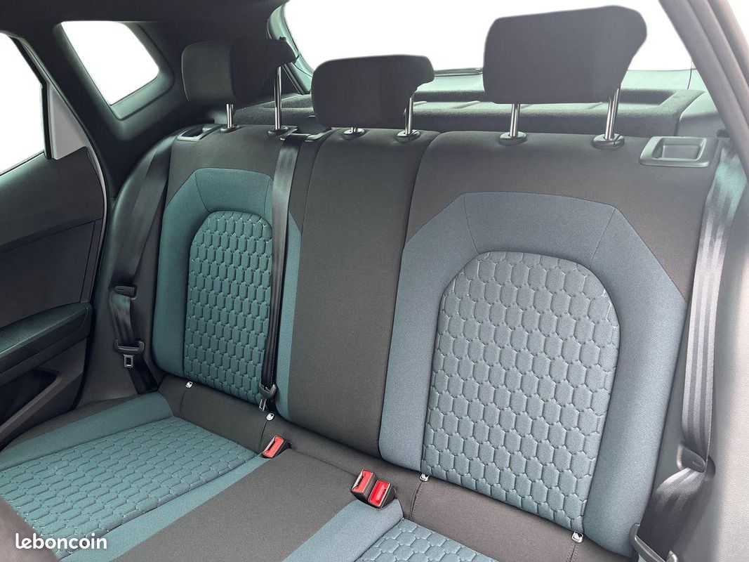 SEAT Arona 1.0 TSI 95 ch Start/Stop BVM5 Copa (image 17)