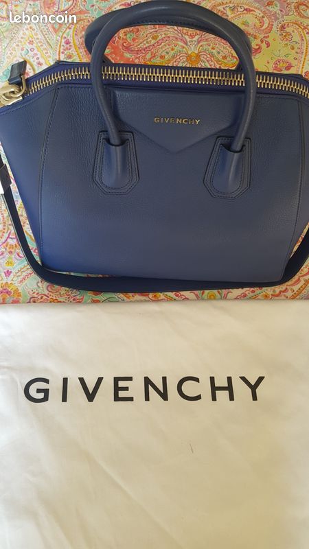 Sac Givenchy ANTIGONA Medium bleu quasi neuf (image 1)