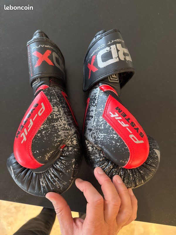Gants de boxe taille M de marque RDX en cuir 10 OZ (image 4)