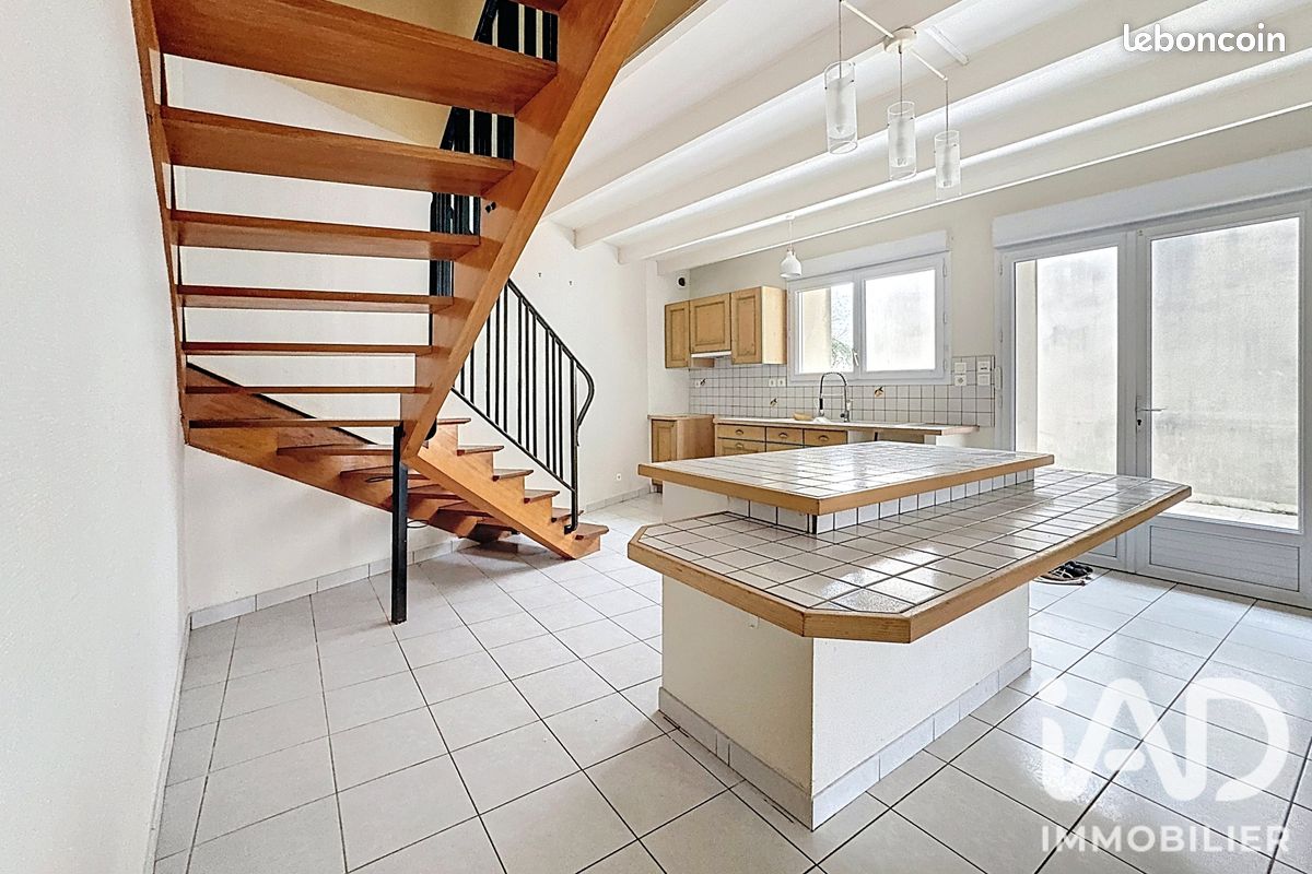 Maison 5 pièces 126 m² · à Courçon · 126 m² · 1 100 €/mois