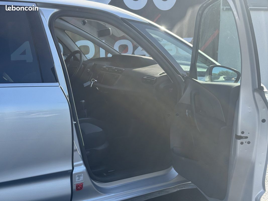 Citroen c4 1.6 hdi 115 attraction 2014 (image 11)