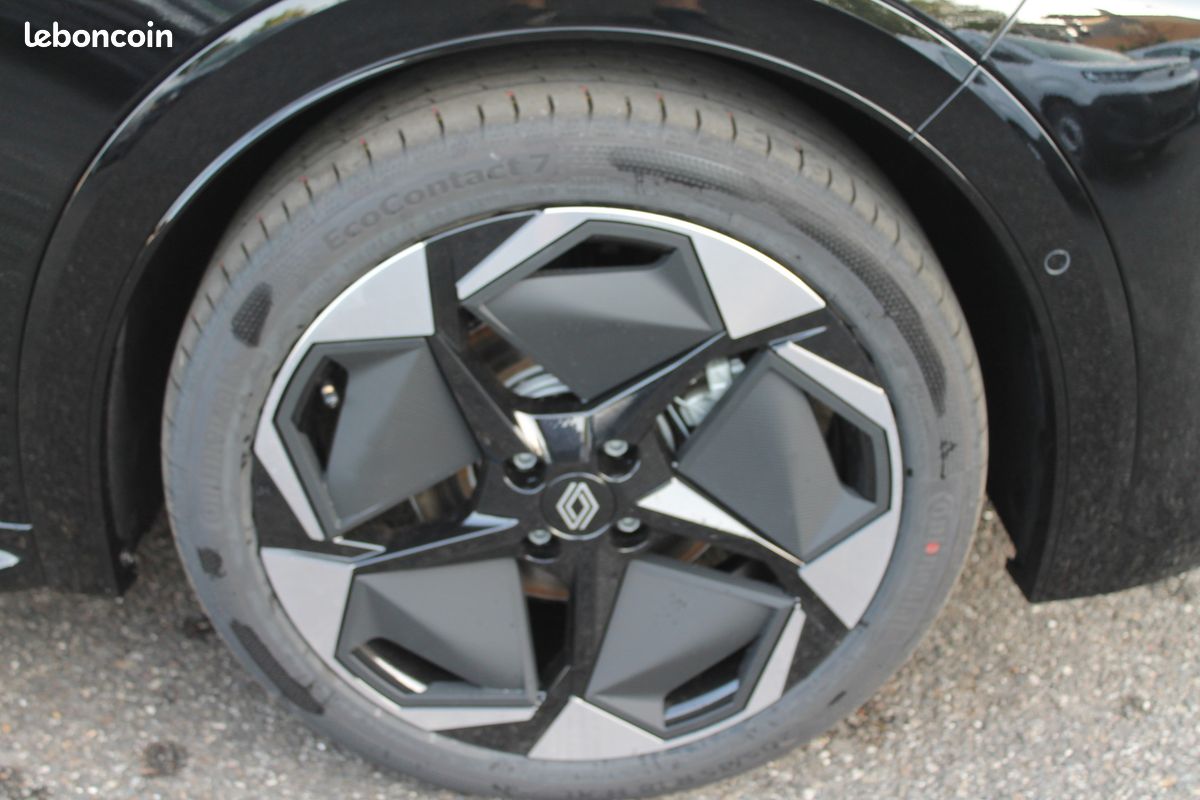 Renault Clio VI 1.2 TCE 115 Techno Pack Hiver, Pack Safety et Jantes Aluminium 18" sortie le 30/03/2026 - 5 Kilomètres (image 7)