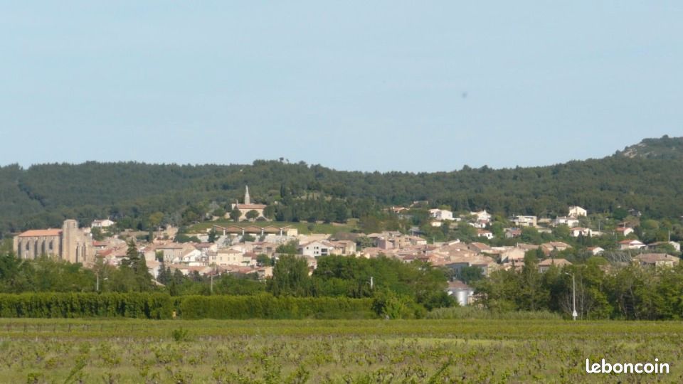 Terrain 275 m² · à Laudun-l'Ardoise · 50 000 €