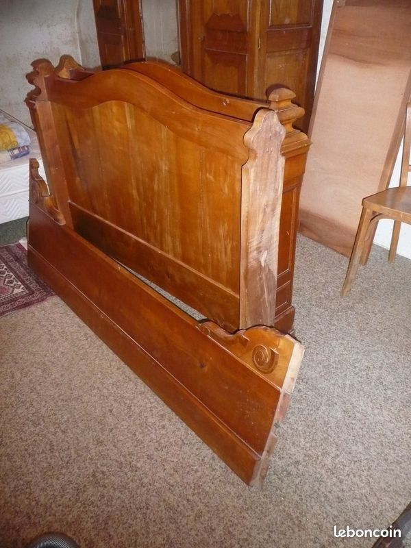 Tres beau cadre de lit en bois (image 2)