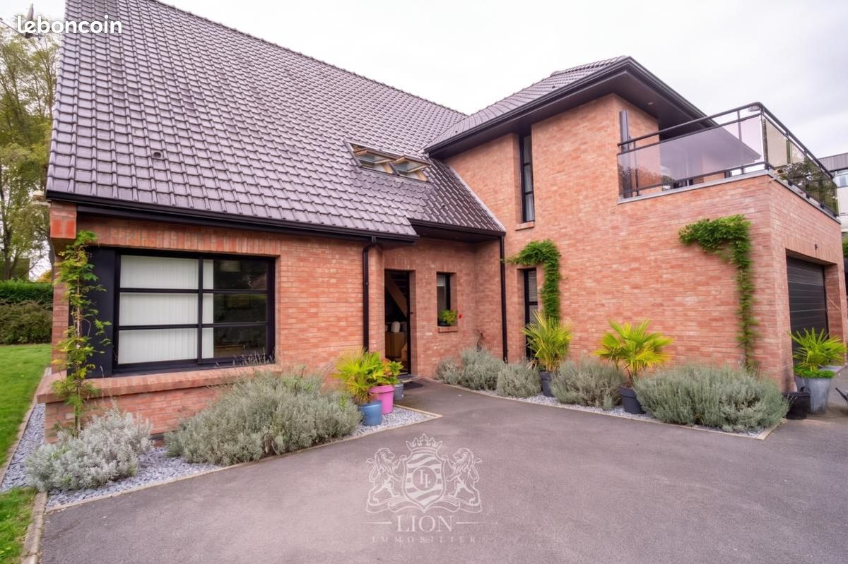 Maison 5 pièces 254 m² · à Villeneuve-d'Ascq · 254 m² · 990 000 €