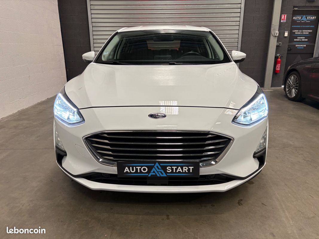 FORD Focus Berline Titanium X 1.0 EcoBoost 125 / CARPLAY / LINE ASSIST / CAMERA RECUL / RADAR AR / REGULATEUR LIMITEUR / CLIM AUTO (image 4)